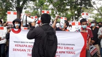 Geruduk Kantor Komnas HAM, Massa Pertanyakan Alasan Firli Diperiksa Kasus TWK