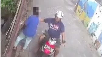 Viral! Pelaku Begal Payudara Pejalan Kaki di Semarang Terekam CCTV