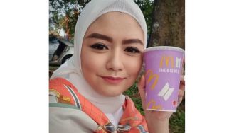 Tika Ramlan Akui Pesan BTS Meal Sehari Sebelum Dirilis