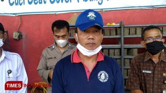 Pemdes Wangon Ajak Warga Produksi Bata Sampah