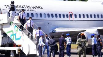 Plt Gubernur Sulsel Saksikan Simulasi Force Down Pesawat Asing