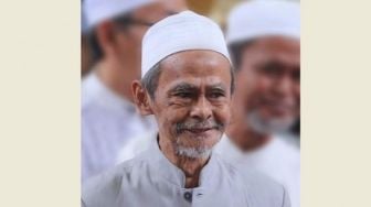 Pengasuh Ponpes Sidogiri KH Nawawi Abdul Jalil Meninggal Dunia, Gubernur Khofifah Berduka