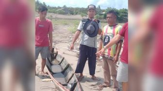 Perahu Terbalik, Seorang Nelayan Pesisir Selatan Dilaporkan Hilang Terseret Gelombang