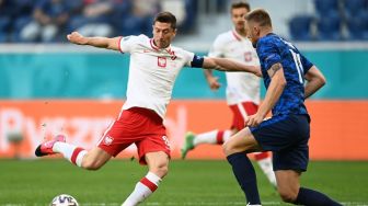 Lewandowski Dimatikan, Polandia Tertinggal 0-1 dari Slovakia di Babak Pertama