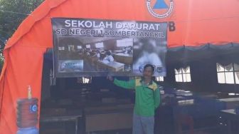 Siswa Sejumlah Sekolah di Malang Ujian di Tenda Darurat Dampak dari Gempa