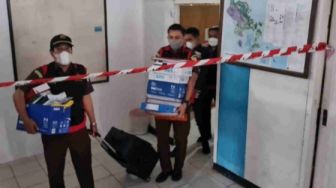 Kejaksaan Agung RI Geledah Kantor Dinas ESDM Sulawesi Tenggara, Ada Apa ?