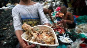 Mengenal Pagpag, Makanan Sisa dari Mengais Sampah yang Dijual Rp 6 Ribu