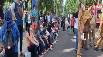 Miris Vaksinasi Massal Tangerang Dihadiri Maruf Amin Timbulkan Kerumunan Massa