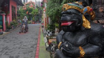 Mengunjungi Kampung Bernuansa Bali di Bekasi