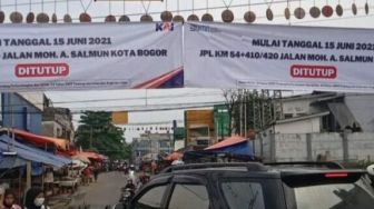 Warga Tolak Penutupan Pintu Perlintasan Kereta Jalan MA Salmun Kota Bogor