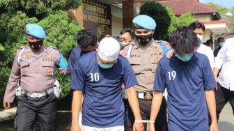 Polisi Bongkar Sindikat Pemalsu SIM hingga BPKB, Omzet Rp 20 Juta Setiap Bulan