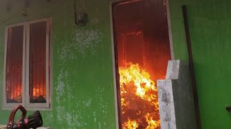 3 Unit Rumah Terbakar di Kota Padang Saat Pemiliknya Sedang Salat
