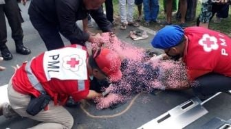 Astaga! Tabrak Truk, Sejoli Tewas Jatuh Berpelukan di Mojokerto