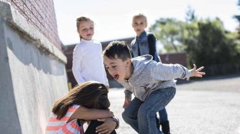 Inspirasi Harian, Jangan Mau Dipandang Rendah. Stop Bullying