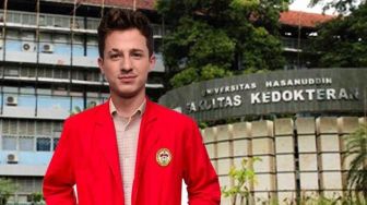 Heboh Musisi Charlie Puth Masuk Fakultas Kedokteran, Warganet: Wah, Selamat Charlie!