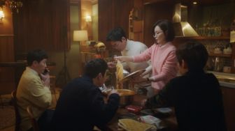 Bocoran Hospital Playlist 2 Episode 11, Benarkah Seok Hyung ke Amerika?