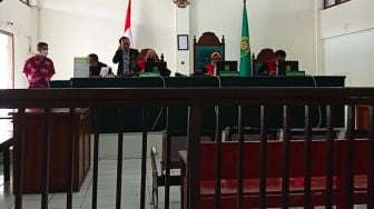 Sidang Perdana Dosen Unej Didakwa Pencabulan Anak dan UU KDRT