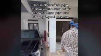 Wanita Ini Beri Kejutan Rumah dan Mobil untuk Mertua, Alasannya Bikin Ikut Terharu