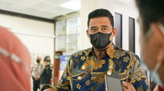 COVID-19 Menggila, Mantu Jokowi Tetap Buka Sekolah di Medan, Padahal Kata KPAI Bahaya
