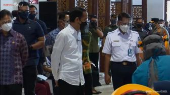 Tinjau Vaksinasi Massal di Bogor, Jokowi Ingin Kekebalan Komunal Agustus Tercapai