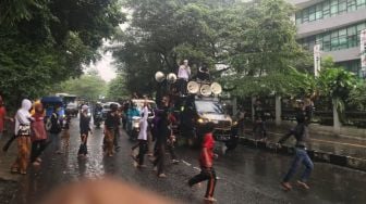 Massa Habib Rizieq Kembali Memadati Gedung DPRD Kota Bogor: Kita Menuntut Keadilan