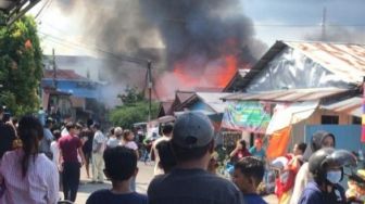 Usai Kebakaran di Pemukiman Gunung Bugis pada Kamis Siang, 40 Keluarga Mengungsi