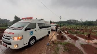 Permintaan Antar Jemput Jenazah Covid-19 di Tangsel Naik, Pesan Sopir Ambulans: Jangan Lengah, Corona Masih Ada