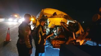 Ngebut Mau Kunker, Minibus Bawa Rombongan Anggota DPRD Sukoharjo Kecelakaan di Pemalang