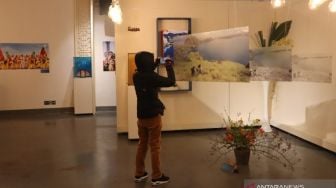 Pamerkan Ribuan Foto Mahasiswi 'Indah' hingga 'Jelek', Pameran Seni Dibubarkan Polisi