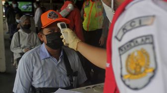 PPKM Darurat, PT KAI Commuter Wajibkan Penumpang Pakai Masker Ganda