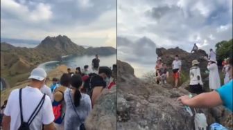 Viral Video Pulau Padar Ramai Pengunjung Tanpa Jaga Jarak, Publik: Sudah Jadi Pasar