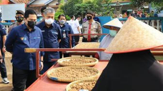 Menteri BUMN dan Dirut BRI Kunjungi UMKM di Lampung