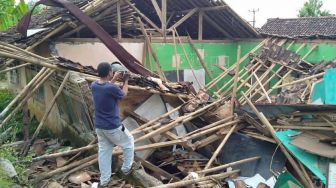 Diguyur Hujan Lebat, Madrasah di Leuwi Damar Lebak Ambruk