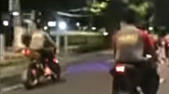 Polisi Konvoi Tak Pakai Helm, Netizen Auto Nyinyir: Penegak Hukum Kok Langgar Hukum