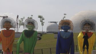 Penampakan Ondel-ondel Raksasa di Taman Ismail Marzuki