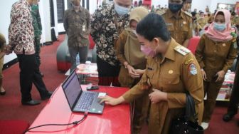 Launching CMS Desa, Karolin: Pengelolaan Keuangan Harus Lebih Baik