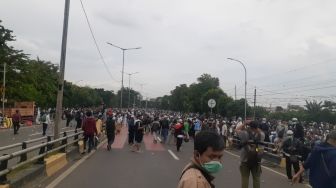 Massa Pendukung Habib Rizieq Bubar Jalan, Polisi Masih Berjaga di Flyover Pondok Kopi