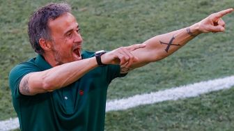 Luis Enrique Tertawakan Isu Dirinya Gantikan Solskjaer di Manchester United