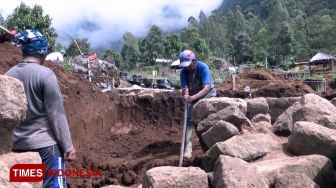 Arkeolog Lanjutkan Ekskavasi Temuan Struktur Kuno Diduga Era Mpu Sindok di Probolinggo