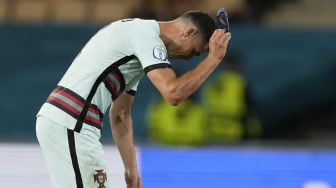 Portugal Tersingkir, Ronaldo Nangis dan Buang Ban Kapten