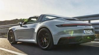 Seru Bersama Porsche 911 GTS Baru, Silakan Menyapa, "Hey, Porsche"