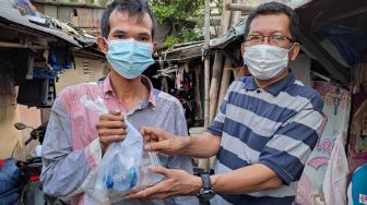 Selama Pandemi, Mensos Risma Sediakan Telur dan Makanan Siap Saji bagi Masyarakat Marginal