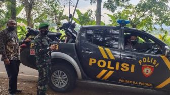 Aksi Dramatis Prajurit TNI Hadang Geng Motor Bersenjata Tajam