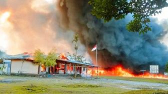 Malam Mencekam di Yalimo Papua, Jembatan Penghubung Yalimo - Wamena Dihancurkan Massa