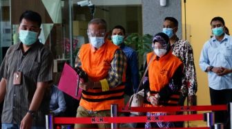 Korupsi Banprov Indramayu, KPK Tambah Lagi 30 Hari Penahanan Ade Barkah dan Siti Aisyah