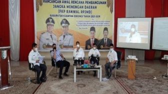 Bupati Andi Putra Kenalkan Program Home Care, Apa itu?