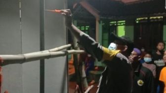Ya Allah! Bocah 8 Tahun di Mojokerto Tewas Diduga Tersetrum Saat Main Petak Umpet