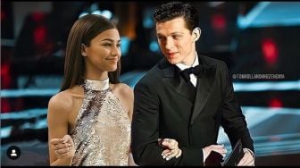 Dukung Tom Holland, Reaksi Cepat Zendaya di Instagram Bikin Iri Warganet, Suportif Banget!