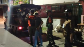 Malam Pertama PPKM Darurat Surabaya, Puluhan Warga Diangkut Satpol PP