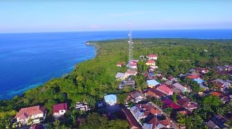 Desa Wisata di Wakatobi, Bisa Lihat Ikan Berenang dari Atas Tebing Pantai